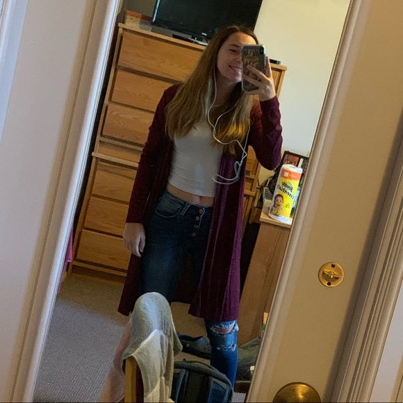 Meet your Posher, Alyssa // MAKE OFFERS ON CLOSET - Picture 6 of 6